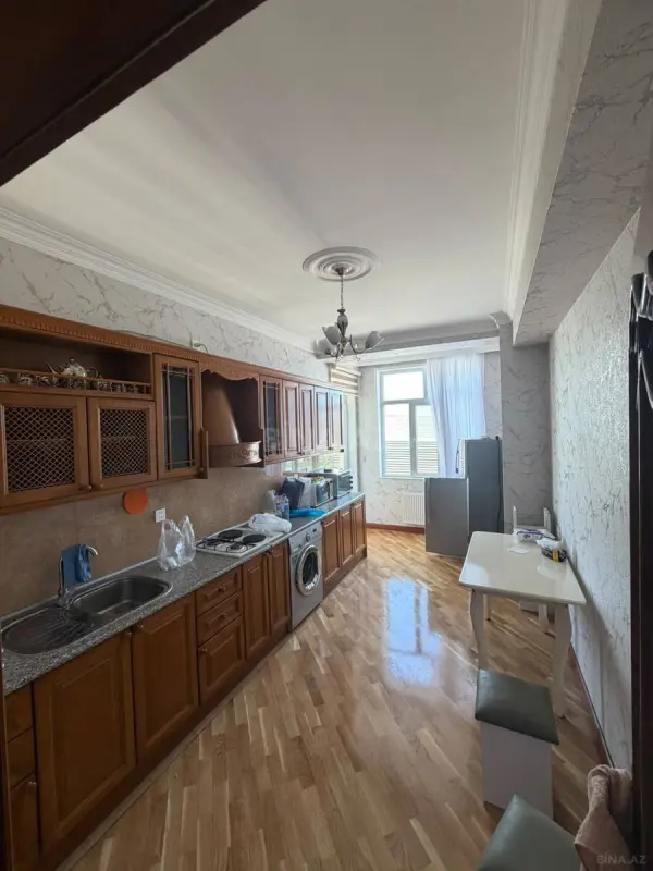 Kirayə verilir 3 otaqlı mənzil 120 m²