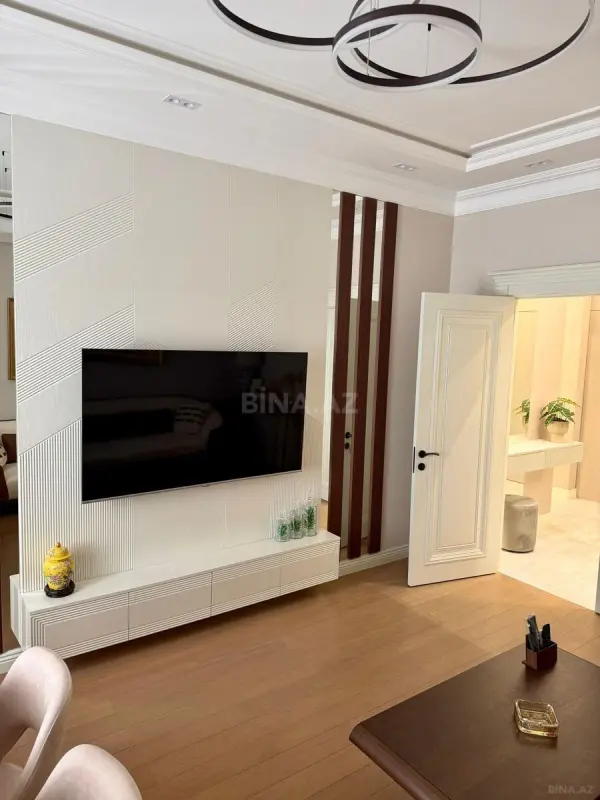 Kirayə verilir 2 otaqlı mənzil 90 m²
