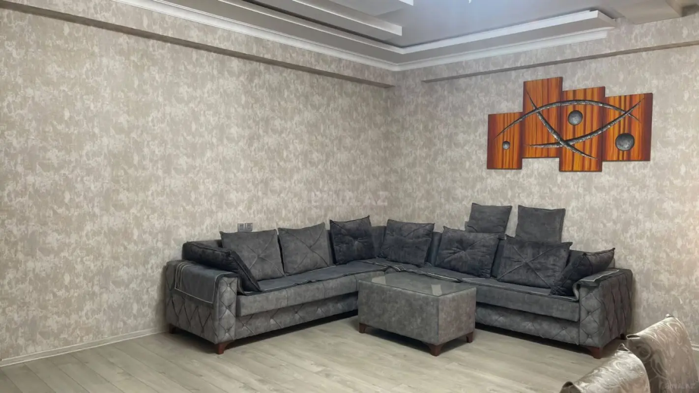 Kirayə verilir 3 otaqlı mənzil 160 m²
