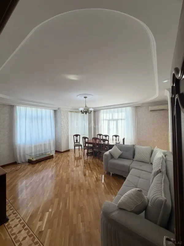 Kirayə verilir 3 otaqlı mənzil 122 m²