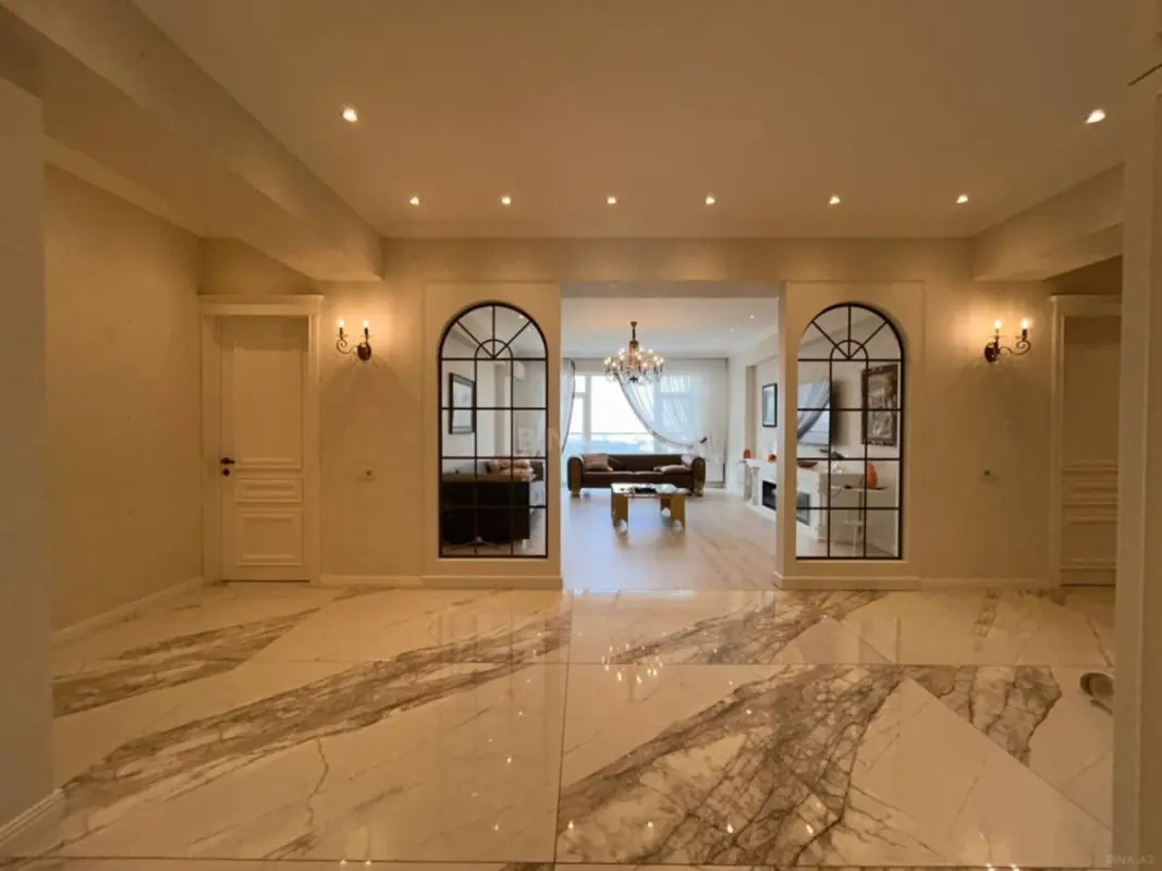 Satılır 3 otaqlı mənzil 150 m²