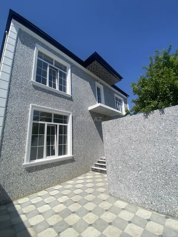 Satılır 6 otaqlı həyət evi 200 m²