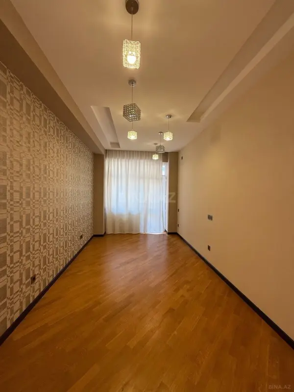 Satılır 3 otaqlı mənzil 130 m²