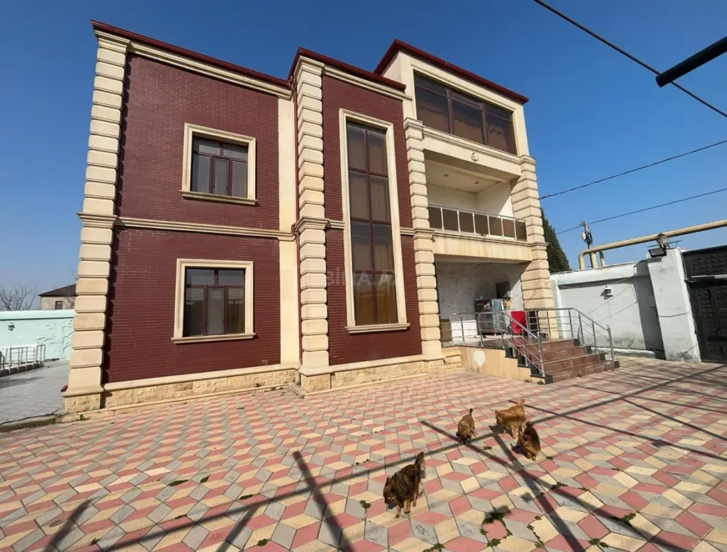 Satılır 6 otaqlı həyət evi 450 m²