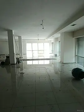 Kirayə verilir obyekt 370 m² — Bakı 370.00 m²