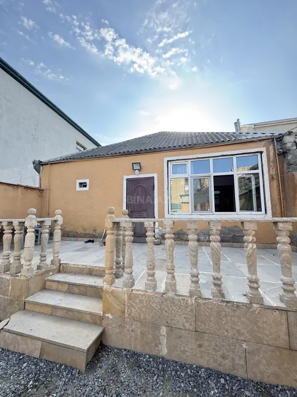 Satılır 4 otaqlı həyət evi 100 m²