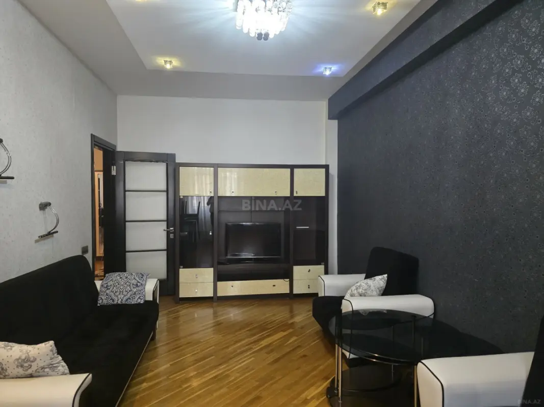 Kirayə verilir 3 otaqlı mənzil 130 m²