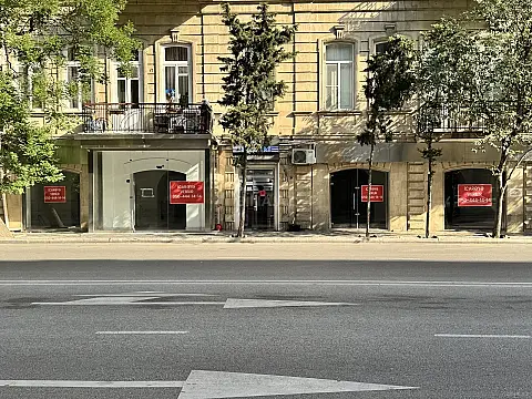 Kirayə verilir obyekt 420 m² — Bakı 420.00 m²