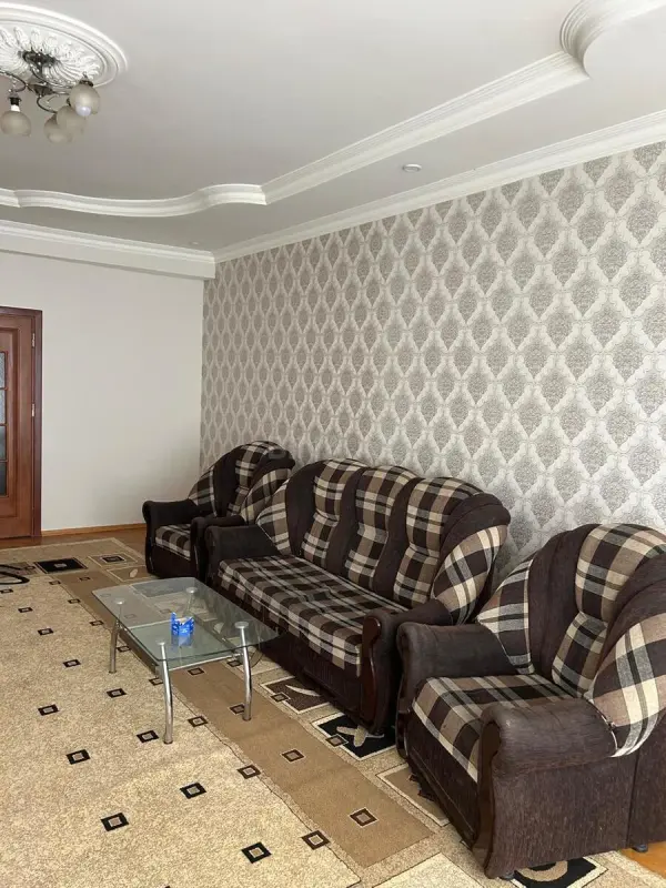 Kirayə verilir 3 otaqlı mənzil 130 m²