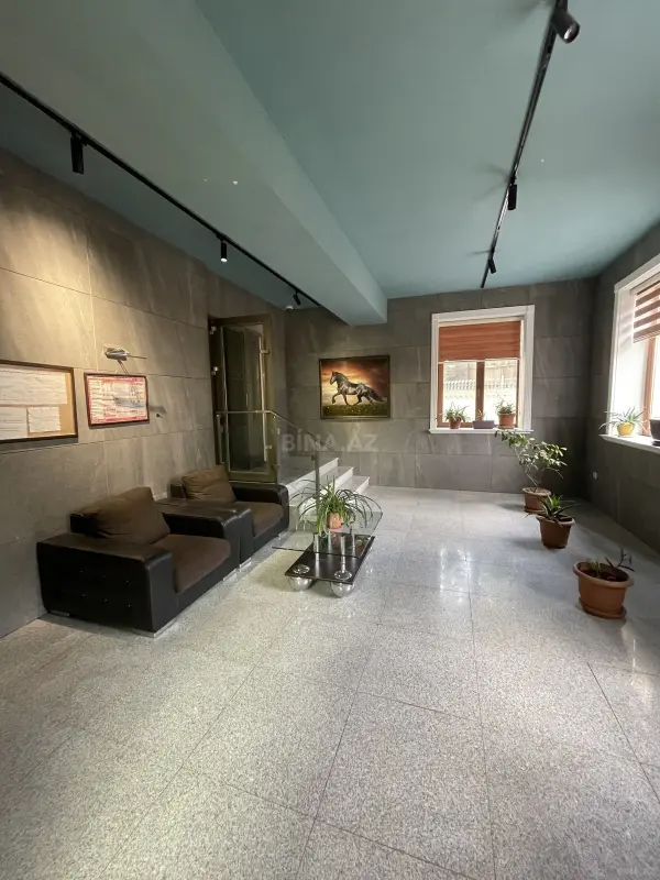 Satılır 3 otaqlı mənzil 140 m²