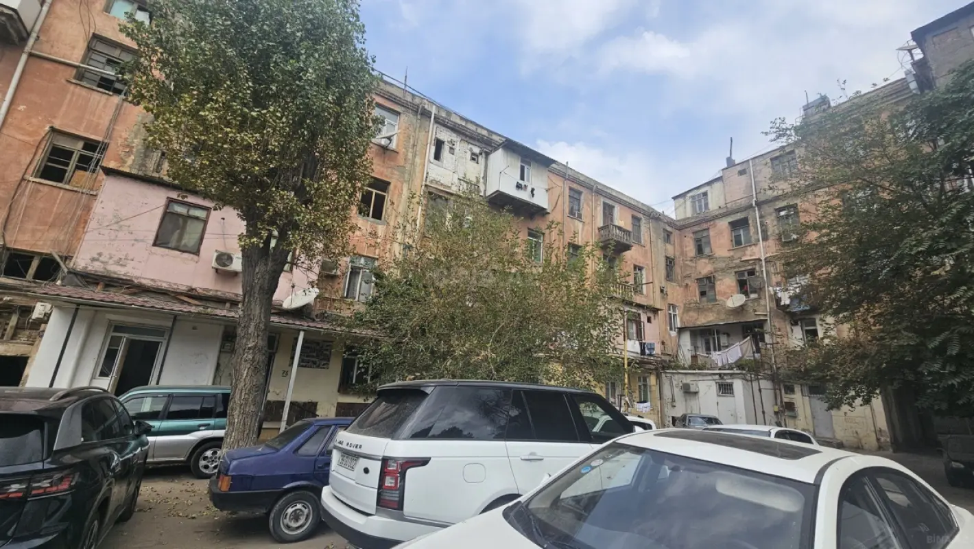 Satılır 2 otaqlı mənzil 33 m²