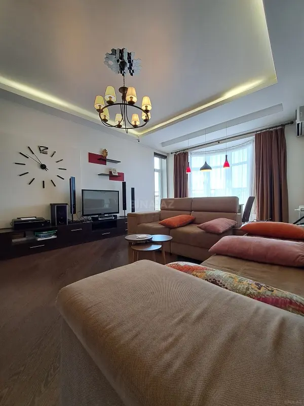 Satılır 3 otaqlı mənzil 120 m²