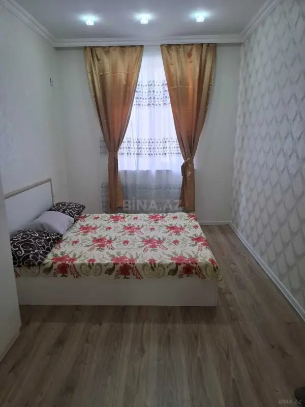 Kirayə verilir 2 otaqlı mənzil 77 m²
