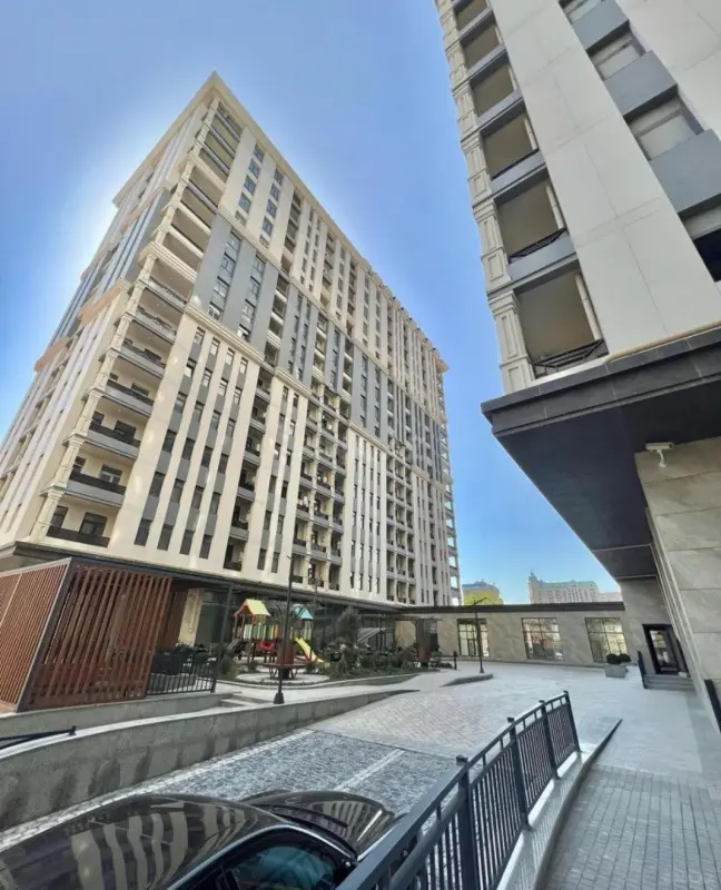 Satılır 3 otaqlı mənzil 125 m²