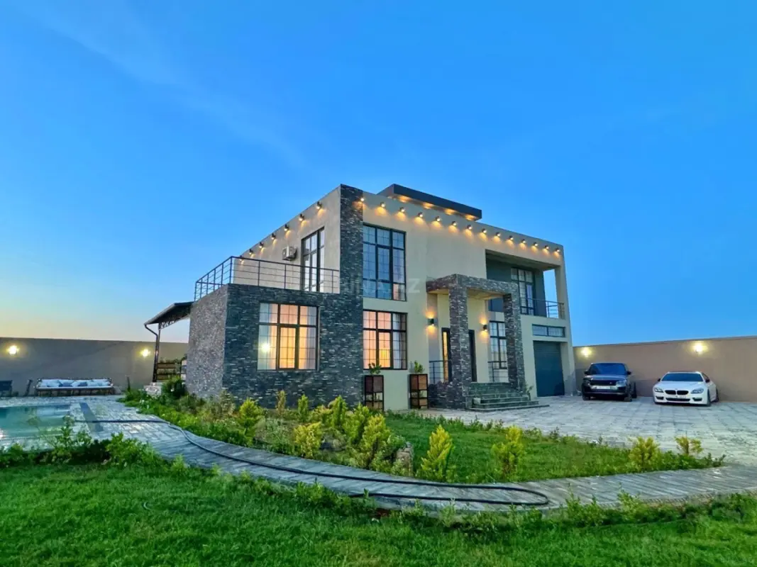 Satılır 6 otaqlı həyət evi 400 m²