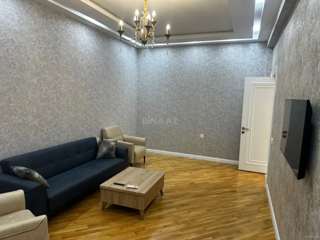 Kirayə verilir 2 otaqlı mənzil 76 m²