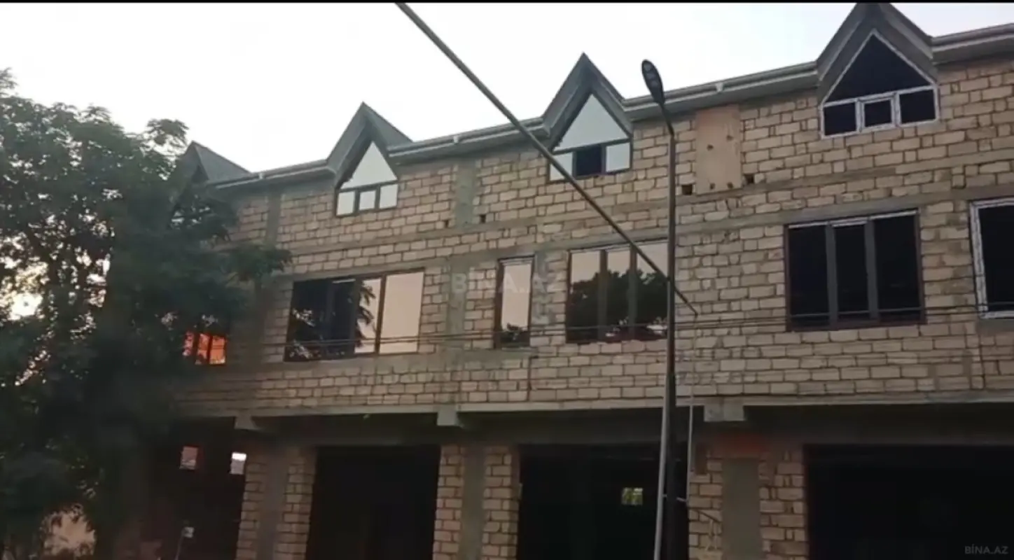 Satılır 20 otaqlı həyət evi 550 m²