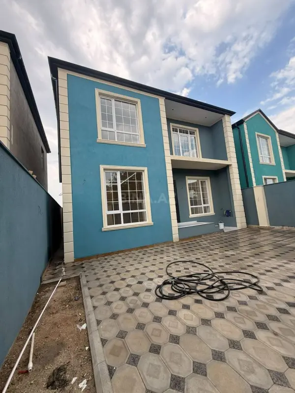 Satılır 4 otaqlı həyət evi 160 m²