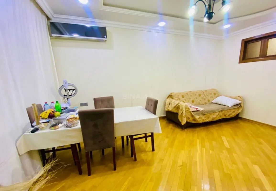 Kirayə verilir 2 otaqlı mənzil 85 m²