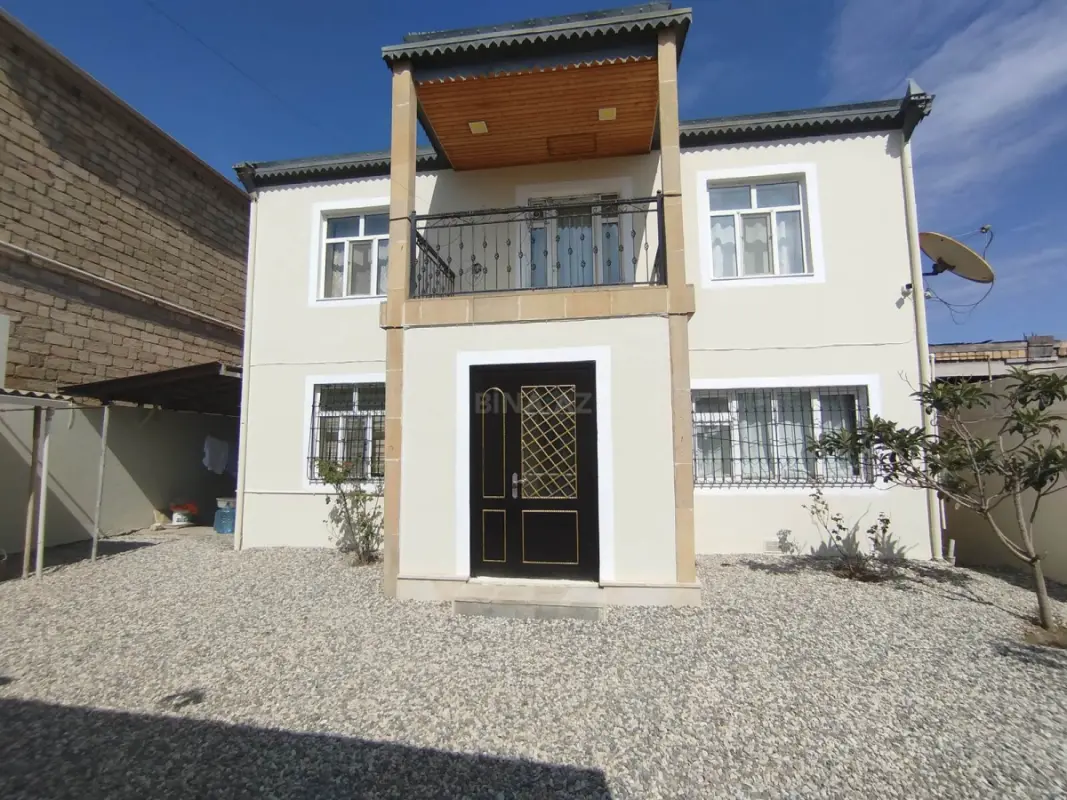 Satılır 6 otaqlı həyət evi 200 m²