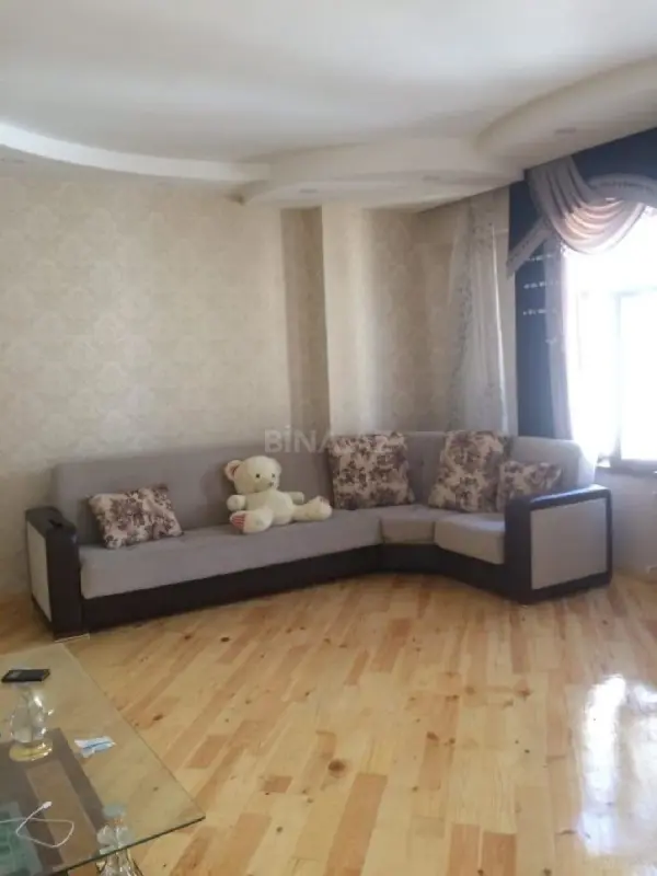Kirayə verilir 5 otaqlı mənzil 140 m²
