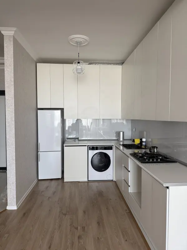 Satılır 2 otaqlı mənzil 72 m²
