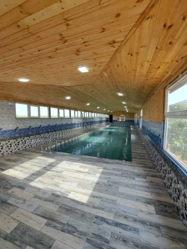 Kirayə verilir 8 otaqlı həyət evi 500 m²