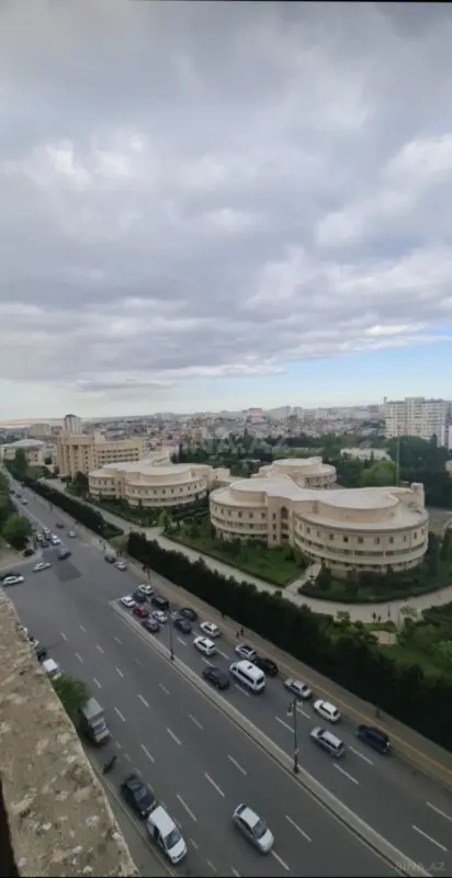 Satılır 2 otaqlı mənzil 57 m²