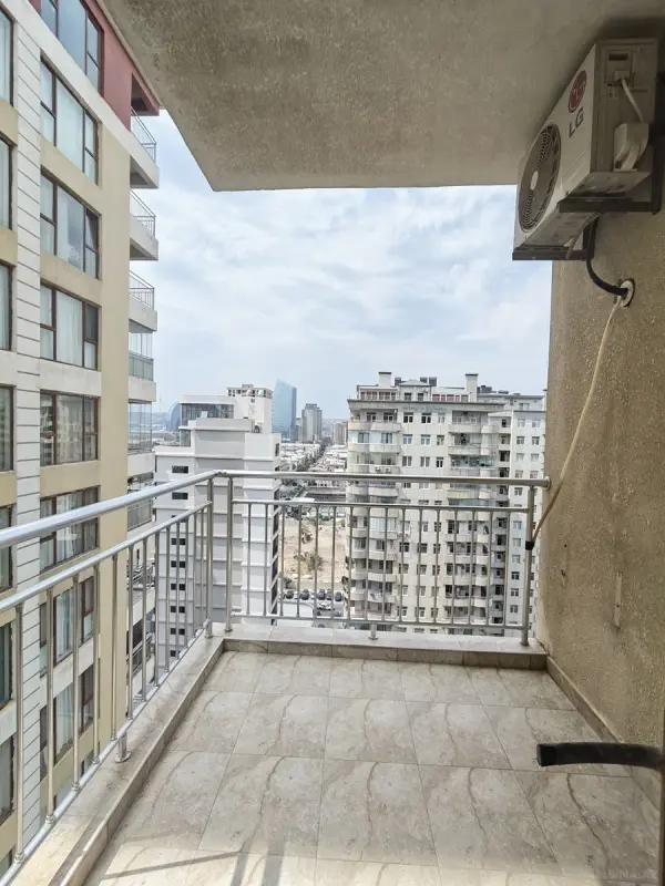 Kirayə verilir 3 otaqlı mənzil 130 m²