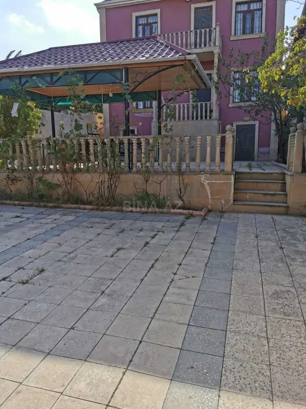 Satılır 4 otaqlı həyət evi 300 m²