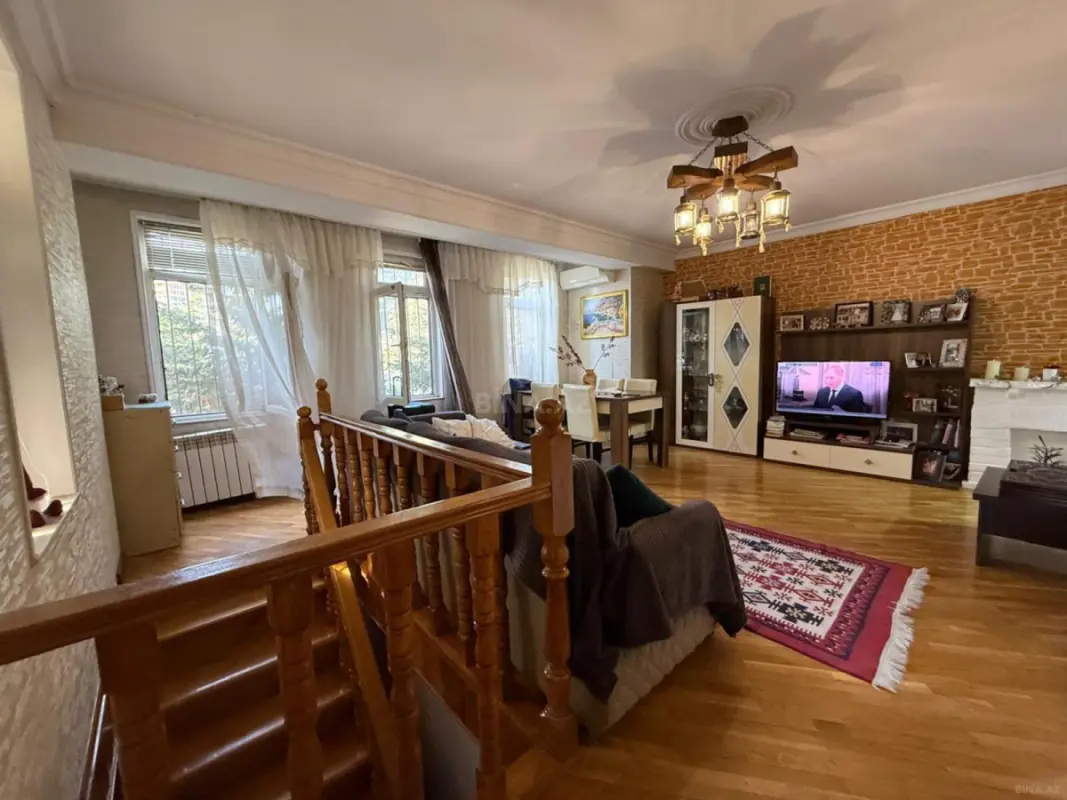 Satılır 2 otaqlı mənzil 120 m²