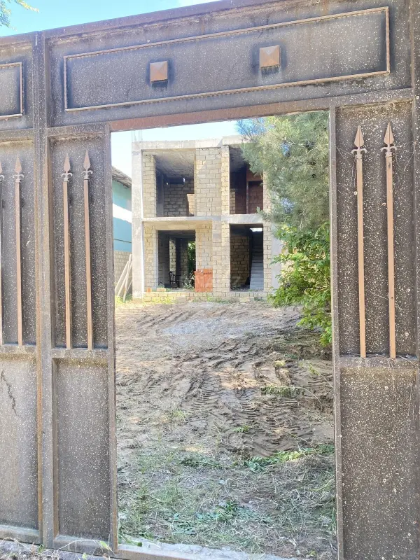 Satılır 5 otaqlı həyət evi 180 m²