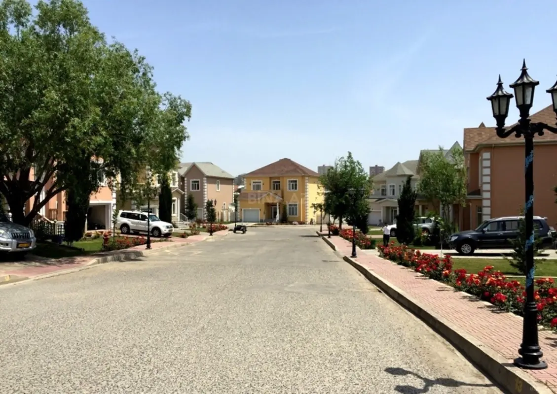Kirayə verilir 6 otaqlı həyət evi 280 m²