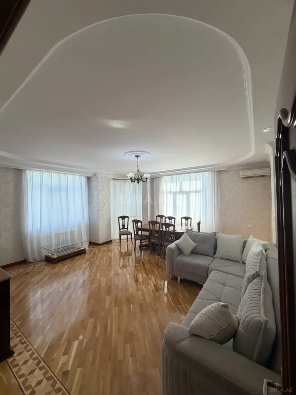 Kirayə verilir 3 otaqlı mənzil 120 m²