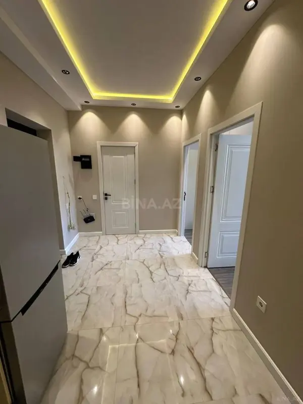Kirayə verilir 2 otaqlı mənzil 61 m²