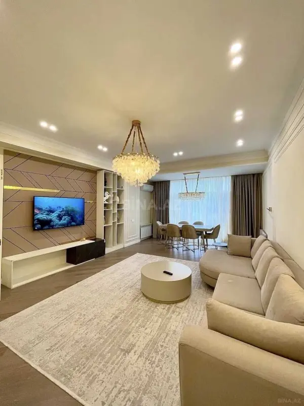 Satılır 3 otaqlı mənzil 135 m²