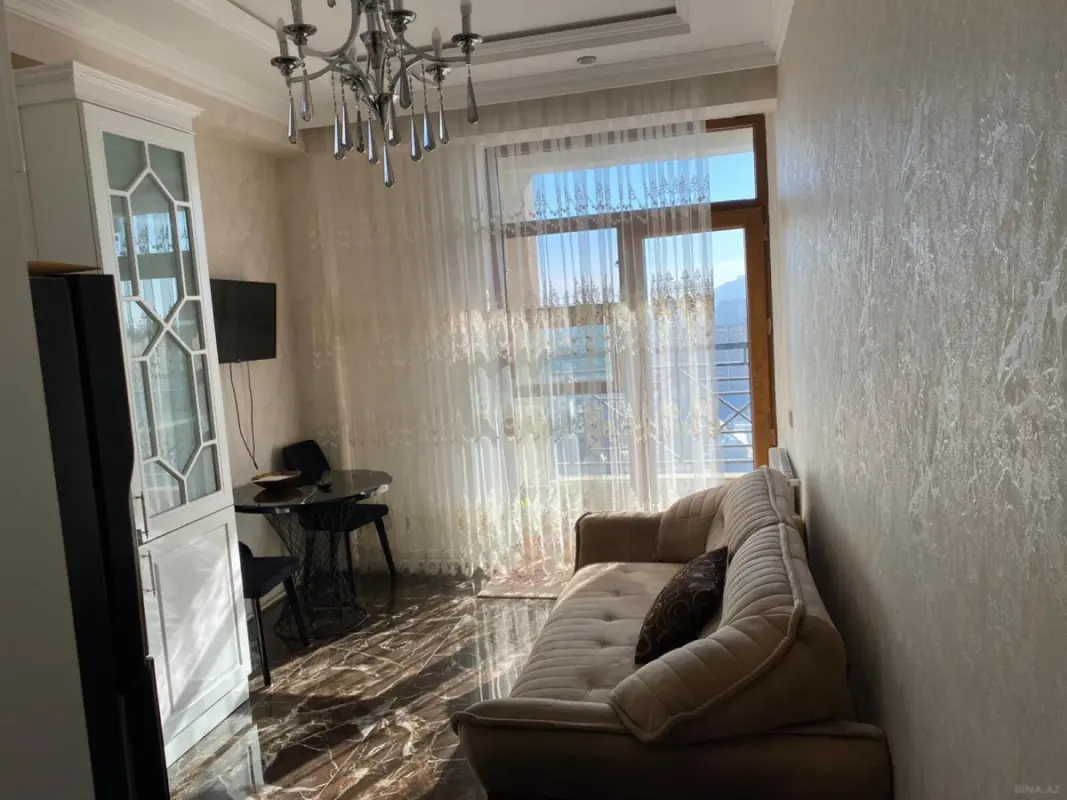 Kirayə verilir 2 otaqlı mənzil 65 m²