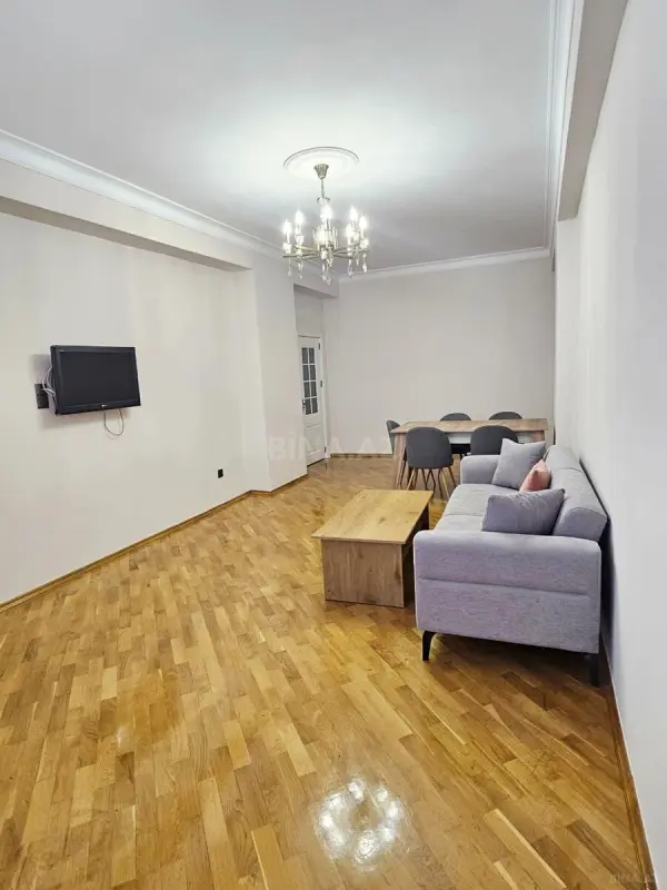 Kirayə verilir 2 otaqlı mənzil 66 m²