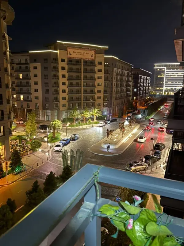 Satılır 3 otaqlı mənzil 98.1 m²