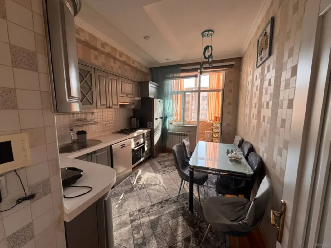 Kirayə verilir 3 otaqlı mənzil 110 m²