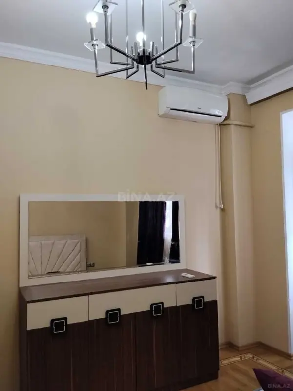 Kirayə verilir 3 otaqlı mənzil 135 m²