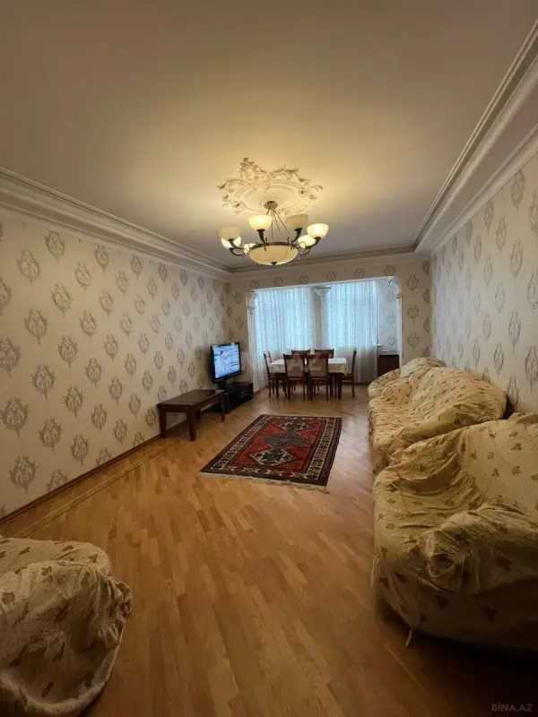 Kirayə verilir 4 otaqlı mənzil 120 m²