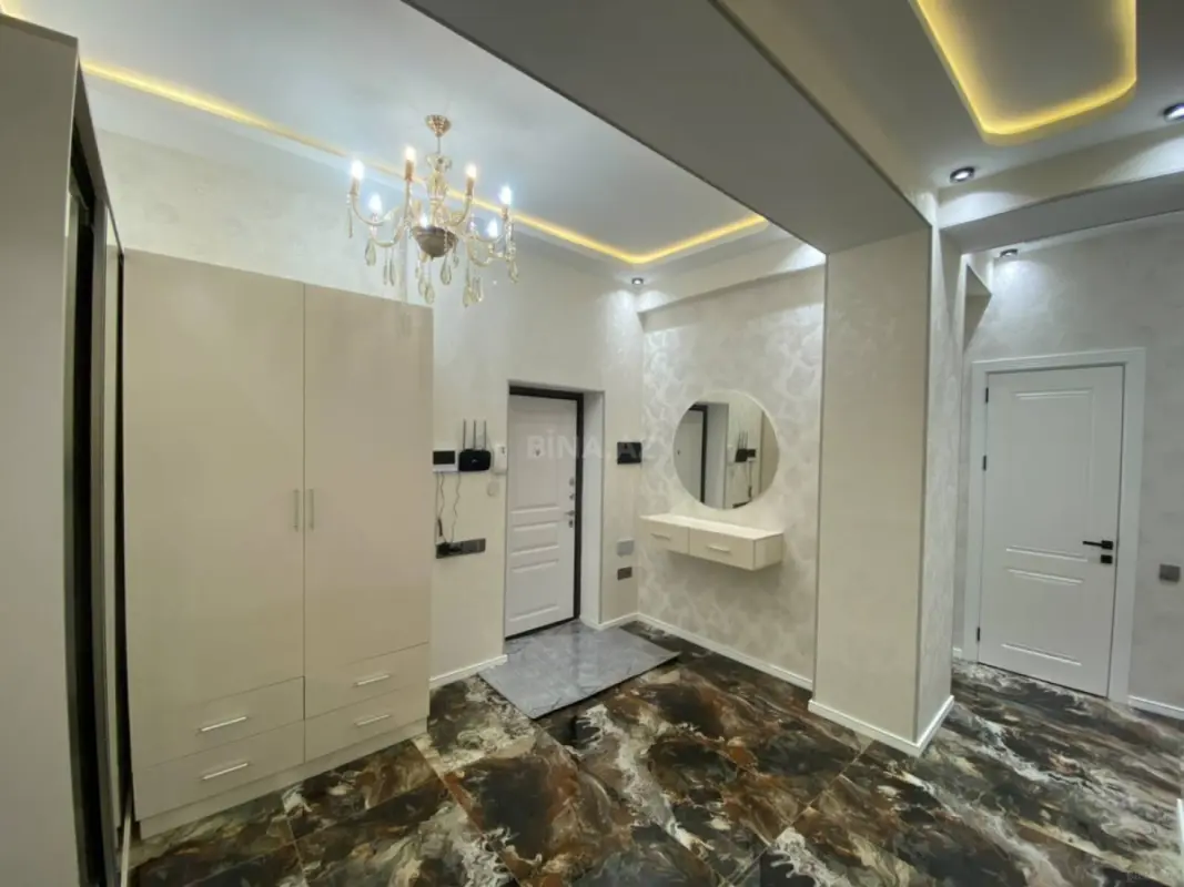 Kirayə verilir 3 otaqlı mənzil 145 m²