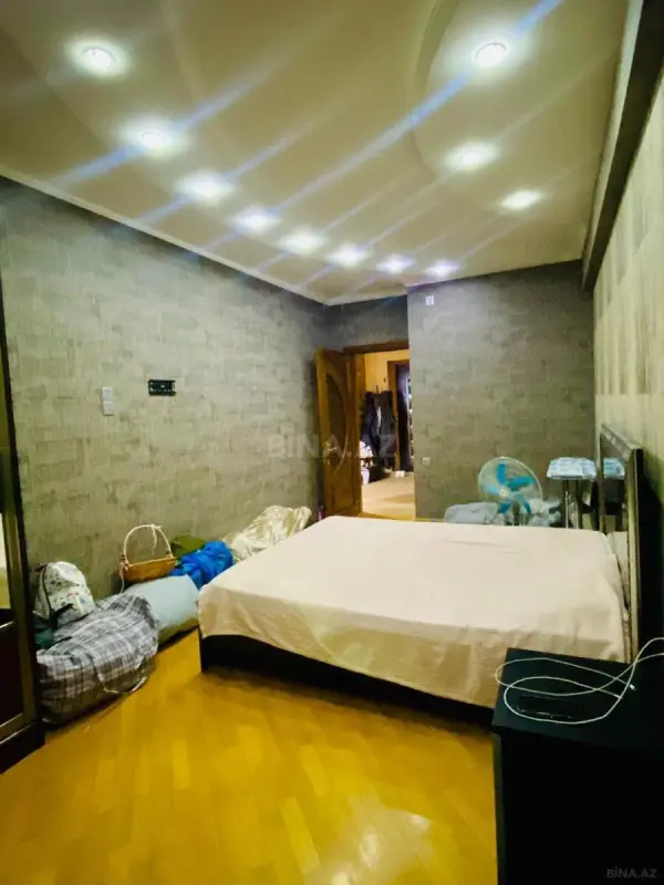 Kirayə verilir 2 otaqlı mənzil 80 m²