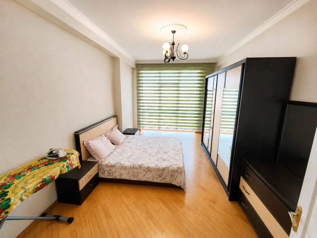 Kirayə verilir 3 otaqlı mənzil 140 m²