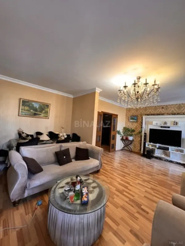 Satılır 4 otaqlı mənzil 100 m²