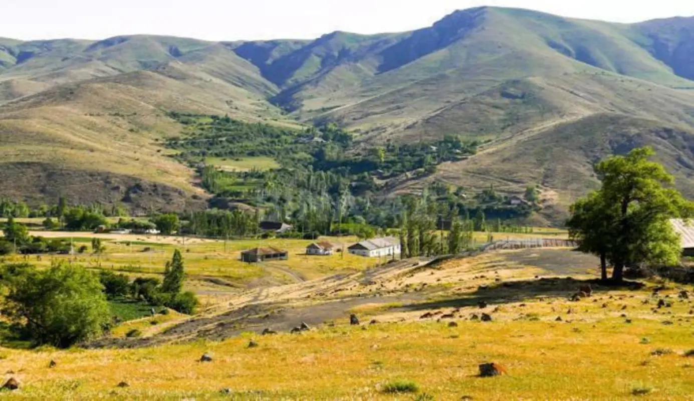 Satılır torpaq sahəsi 200 m²