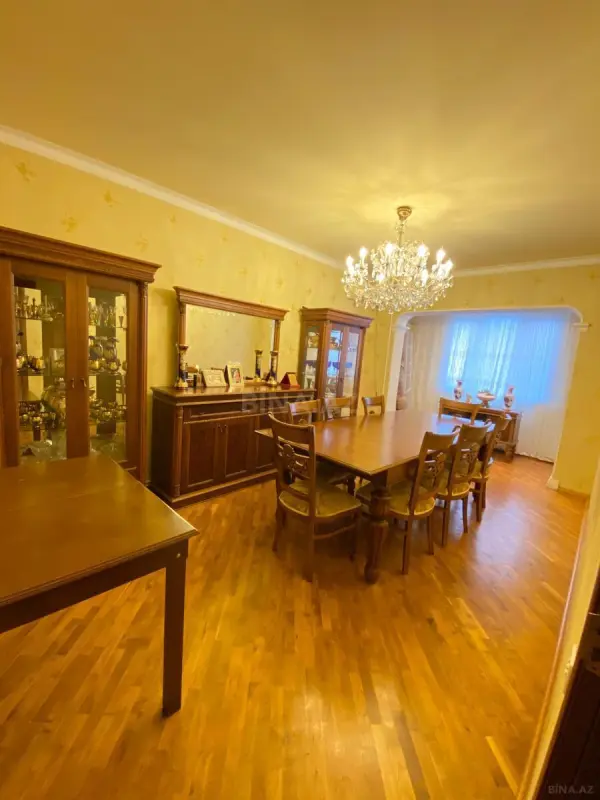 Satılır 4 otaqlı mənzil 105 m²