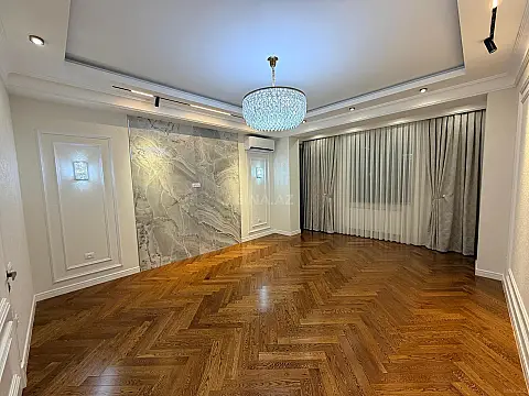 Satılır 4 otaqlı mənzil 181 m² — Bakı 4 otaq 181.00 m²