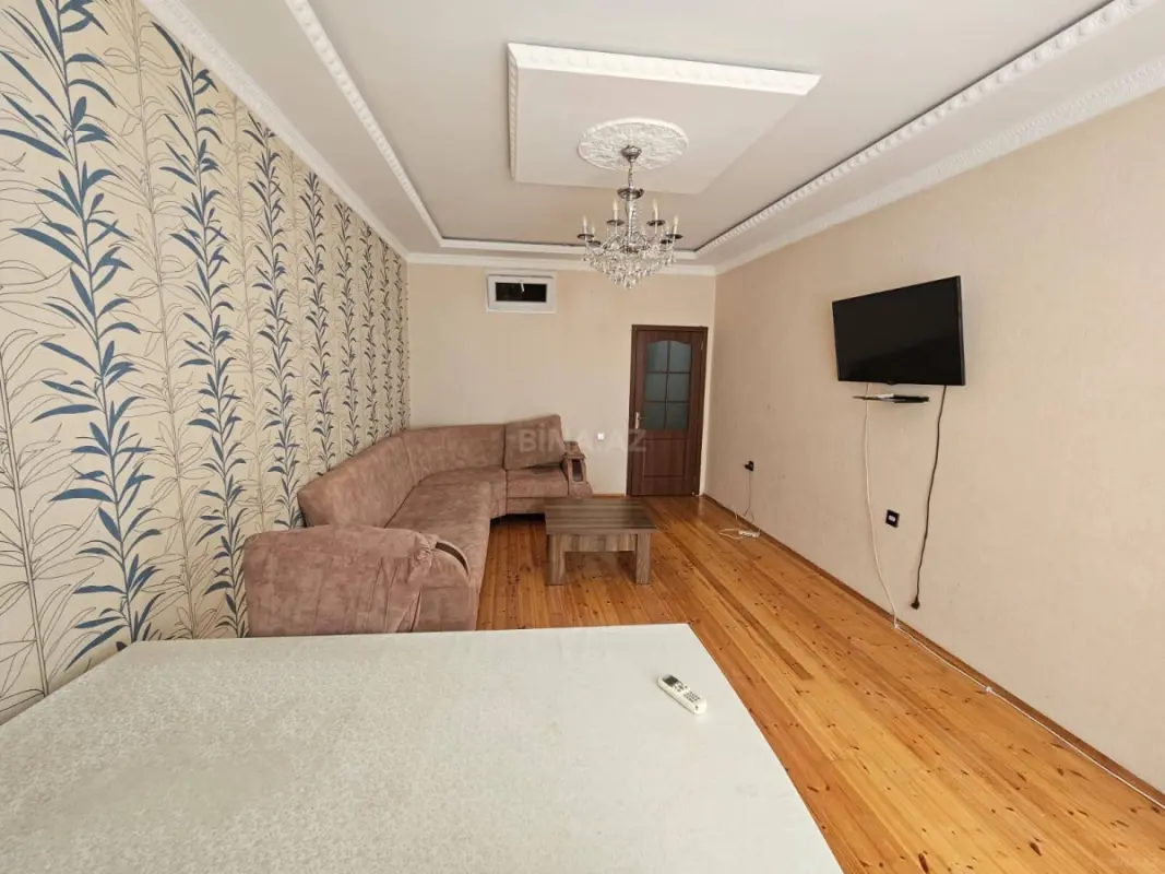Kirayə verilir 2 otaqlı mənzil 60 m²